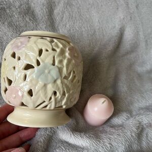 Partylite Vintage Cream Spring Blossom Porcelain Candle Holder, excellent cond.